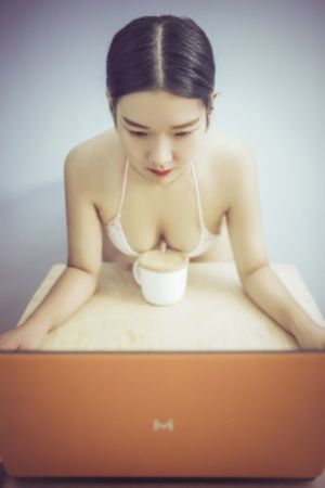 动漫人妻H无码人妻动漫_手机在线免费观看