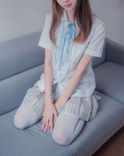 伊人草久_高清直播在线观看