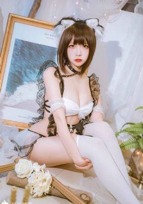 日本教室扒裙子打屁股_高清在线手机播放